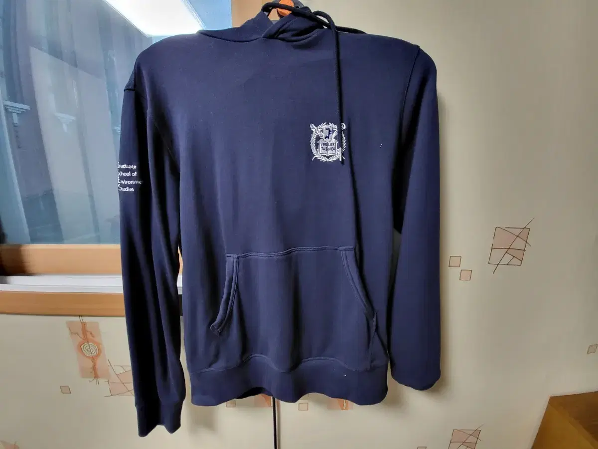 Unisex Seoul National University Graduate School of Environment Hoodie (size 95)