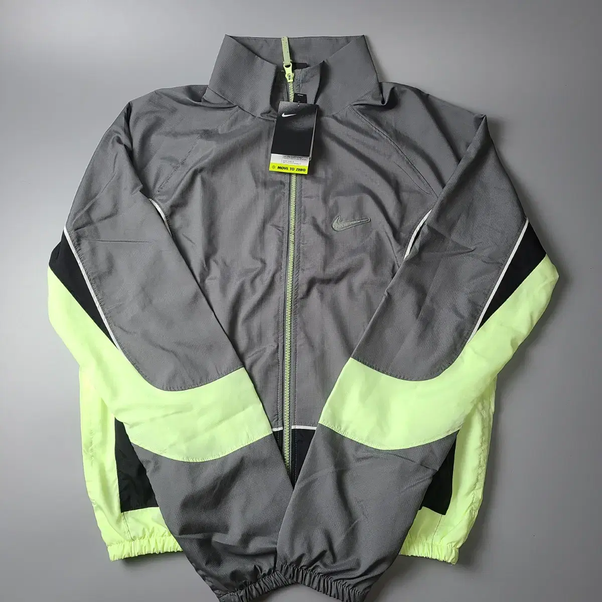 Nike New Arrivals Throwback Windrunner Windbreaker Jacket M