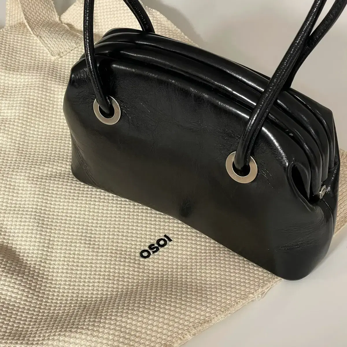 오소이 써클브로트백 Osoi circle brot bag (black)