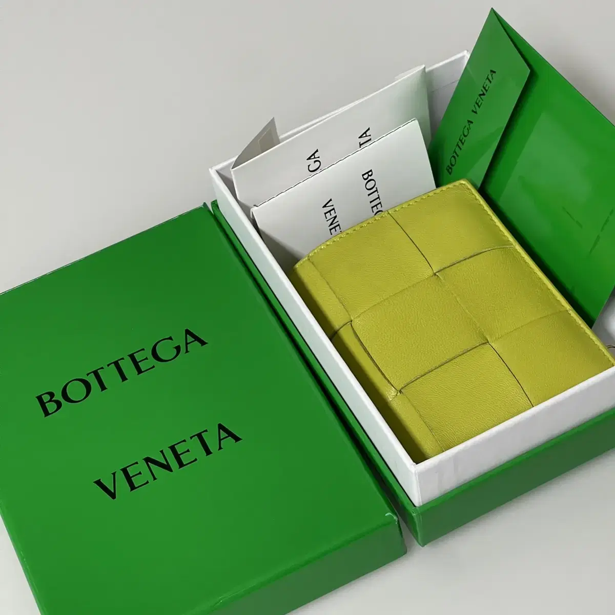 Bottega Veneta Folded Zipper Wallet Palm - Kiwi Color