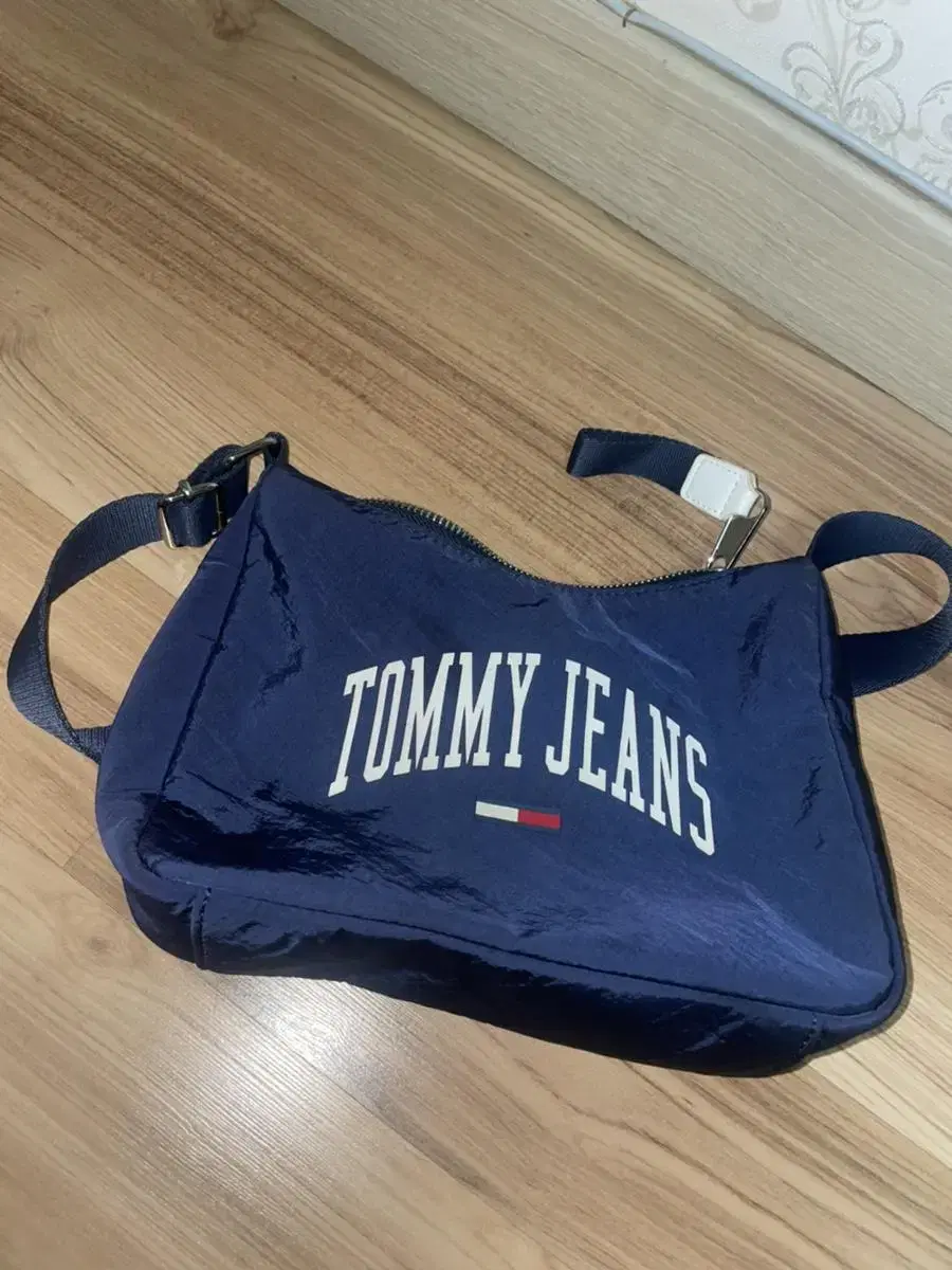 Tommy Jins shoulder bag for sale