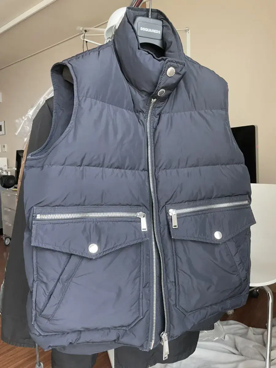 Genuine) Disqualified2 Down Vest Padded