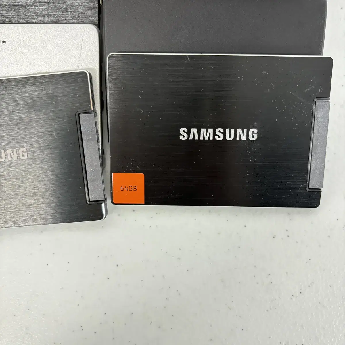 2.5인치 SSD 64GB  중고 일괄판매