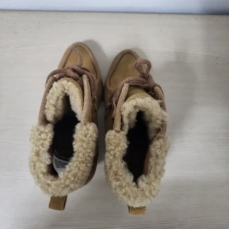 UGG 여성 구두 사이즈230 상태좋아요 X38