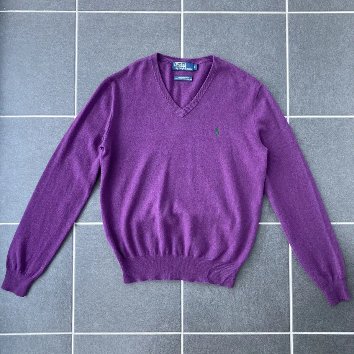 (95)Polo Purple V-Neck Monitory S