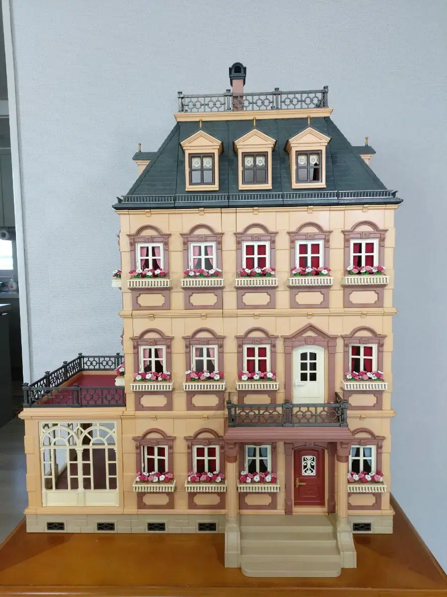 Playmobil Extended Victorian Mansion on Sale