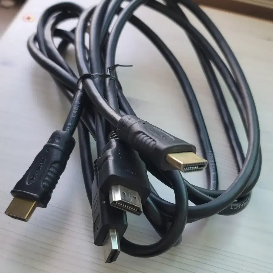 hdmi 선 2개