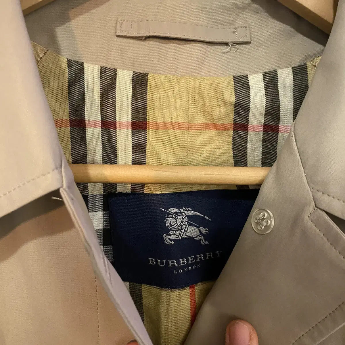 95-100 BURBERRY 버버리 맥코트 여분단추도있어요