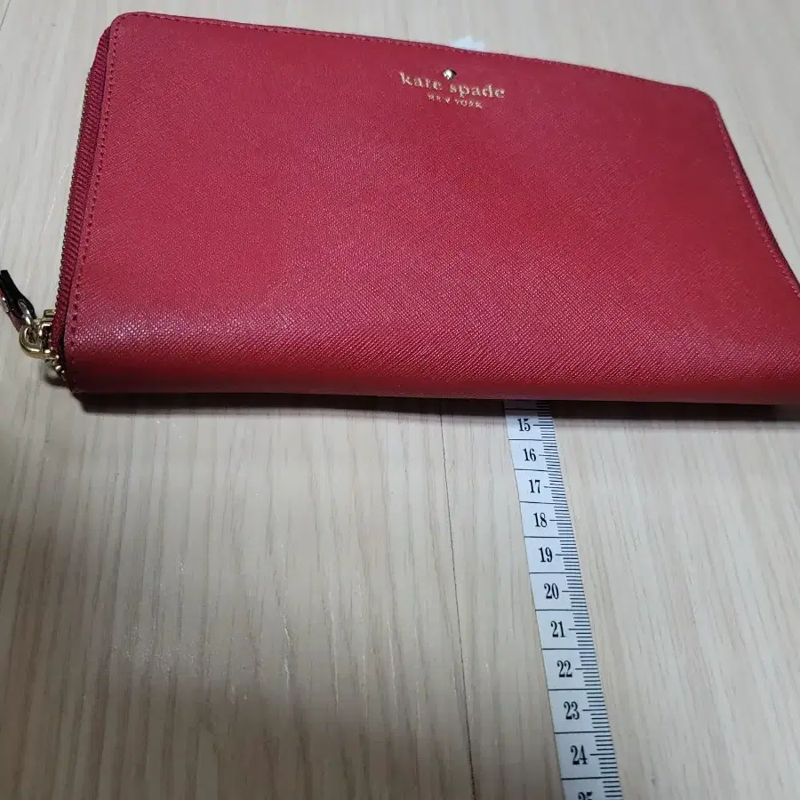 KATE SPADE 뉴욕 클러치 새것