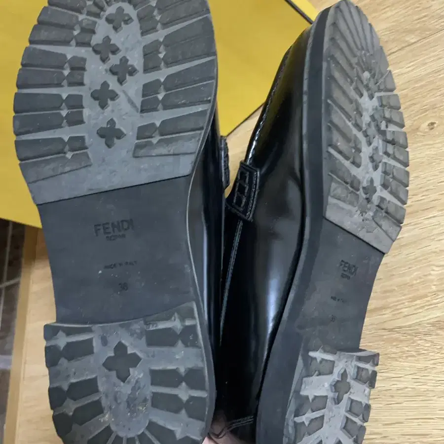 fendi scuba loafer 펜디 스쿠바 삭스 로퍼 230 36