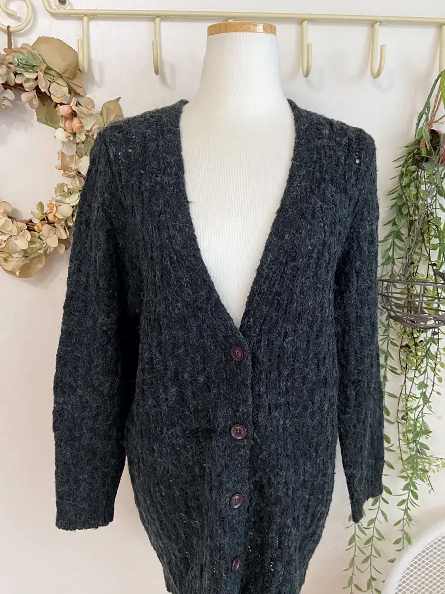 SM2 V-Neck Cardigan