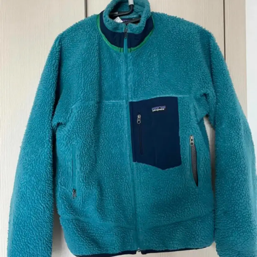 PATAGONIA Padded Jacket/Coat 파타고니아레트로 on Bunjang with safe global shipping.