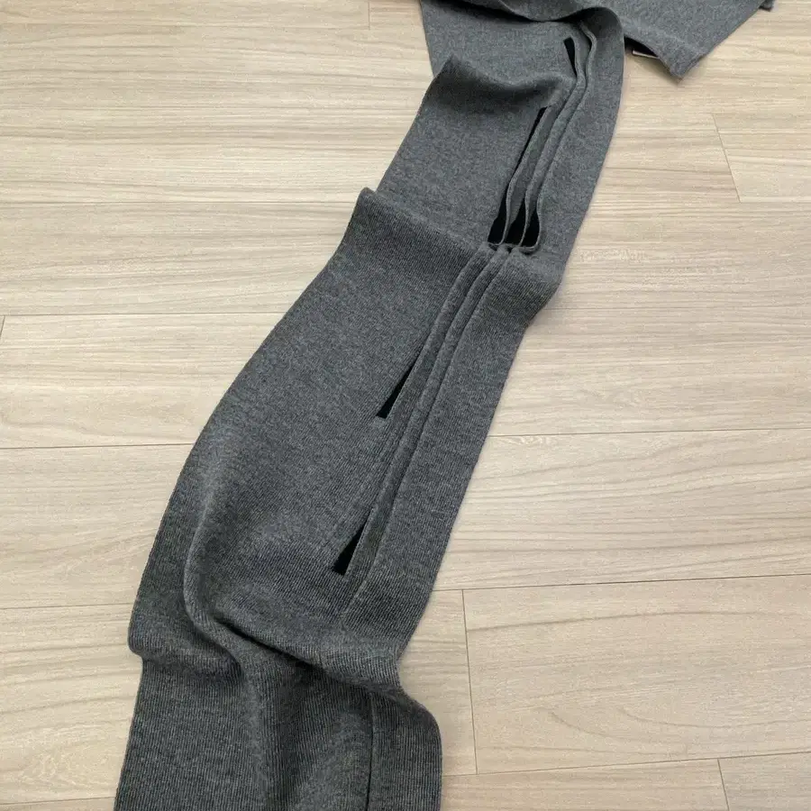 Dior scarf 디올 목도리 회색