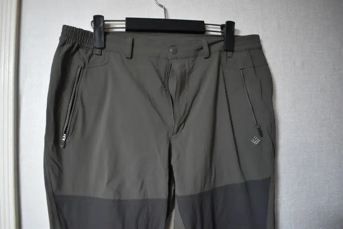 [33] Columbia Men's Pants