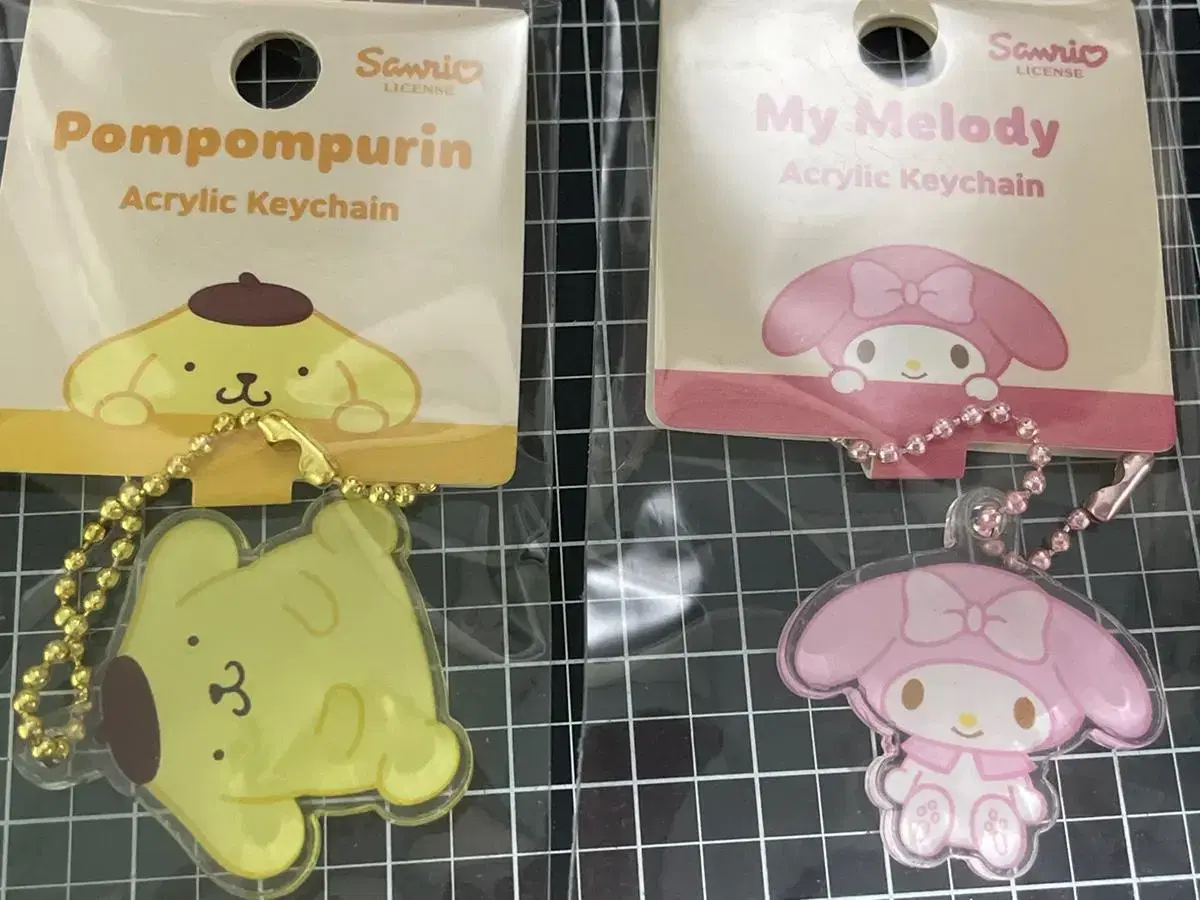 TheKeyWorld Pompompurin My Melody Sitting acrylic Keyring