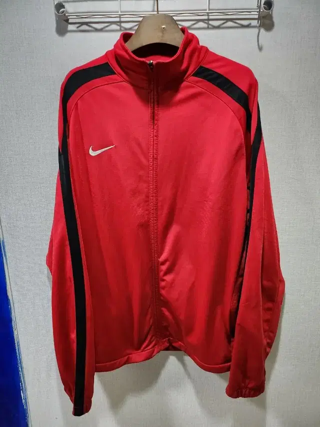 (110,2XL) NIKE 나이키 빨강 져지 ! 옷상태굿 !