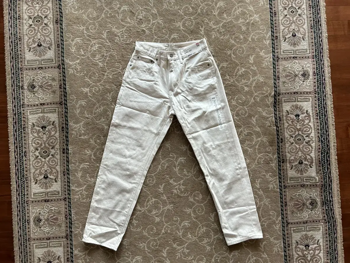 (NEW) UNIQLO Regular Fit Tapered jin 74