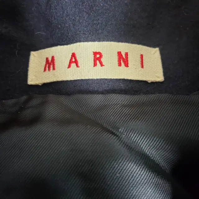 마르니marni)카라 포인트 짚업 코트