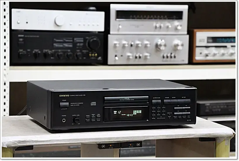 온쿄(ONKYO) A급 CD플레이어 모델 DX-750