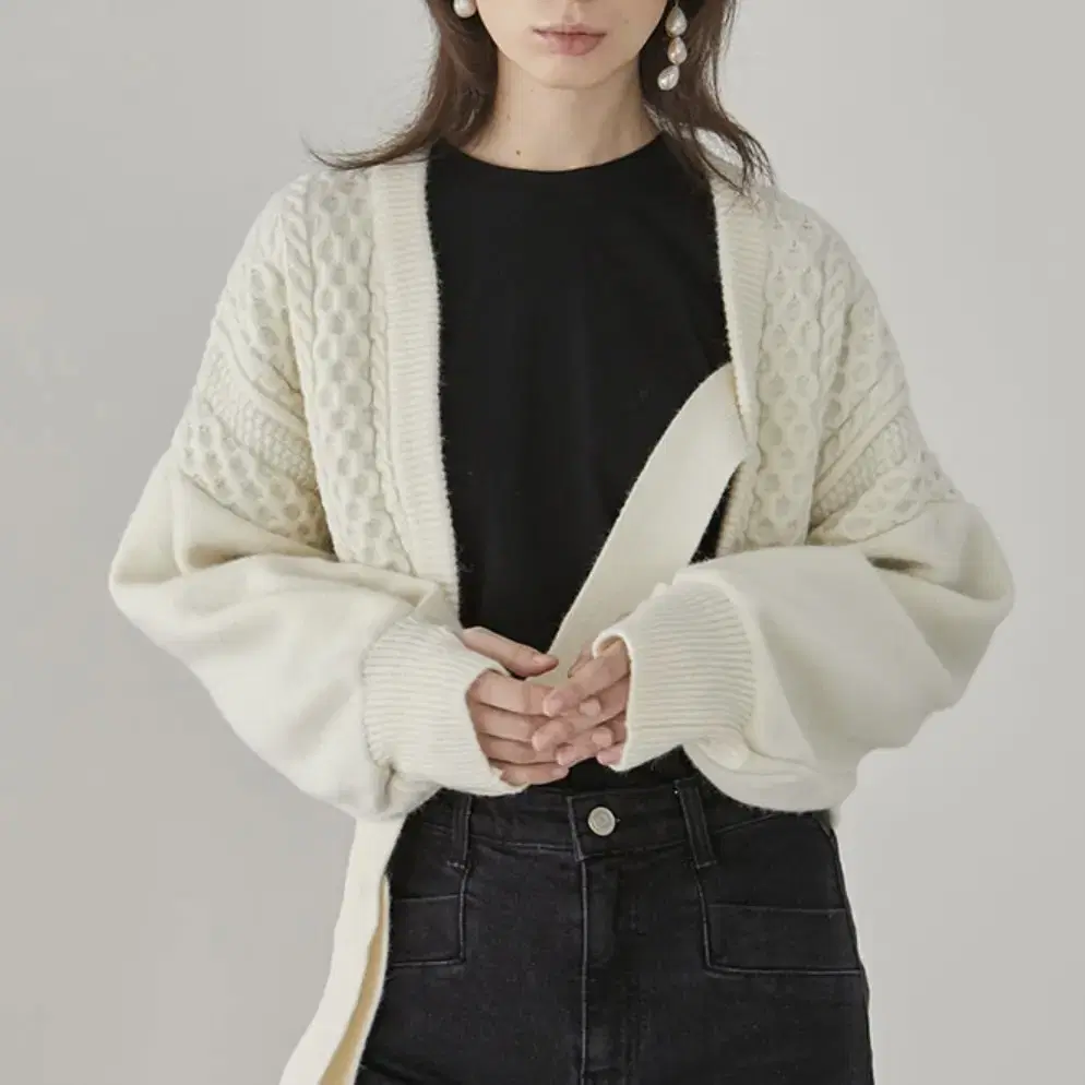 아위 가디건 ahwe 아위 Maty Cable Cardigan