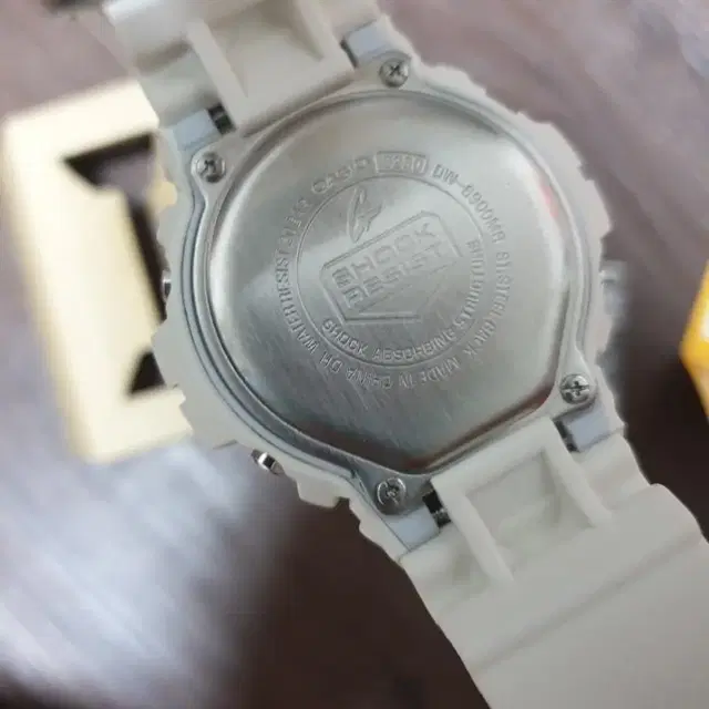 g-shock dw-6900 mr 화이트 팝니다