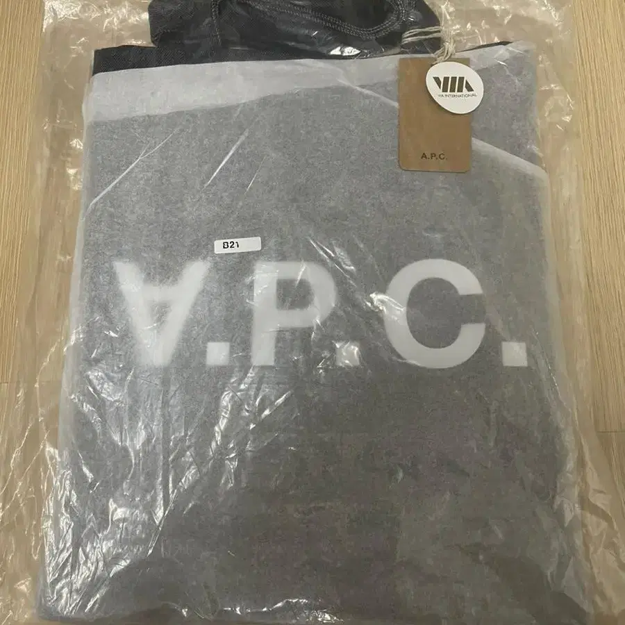 아페쎄 A.P.C 로르 토트백 미개봉새상품