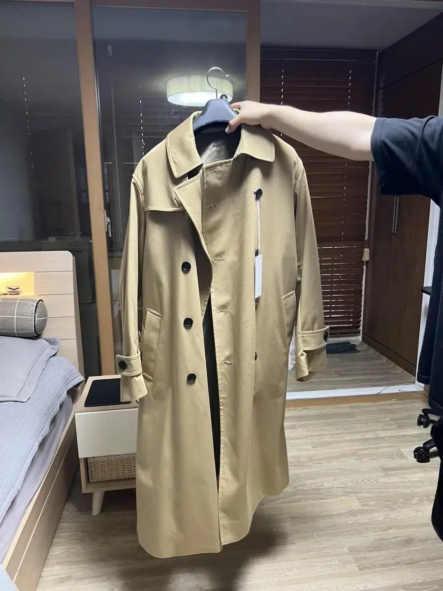 Vivastudio over pit Trench Coat/비바스튜디오트렌