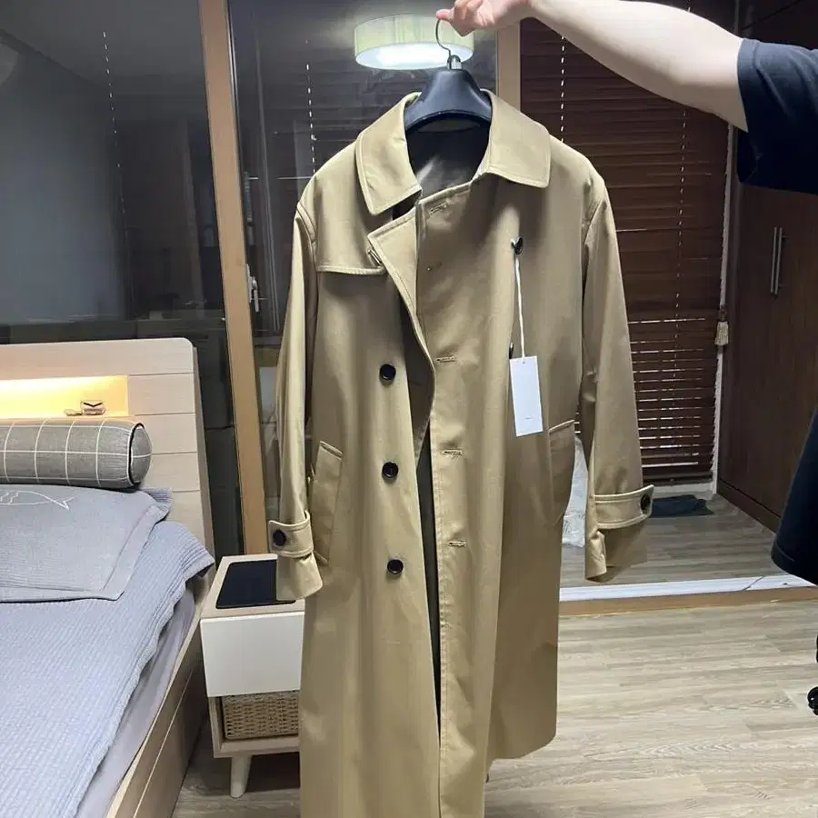 Vivastudio over pit Trench Coat/비바스튜디오트렌