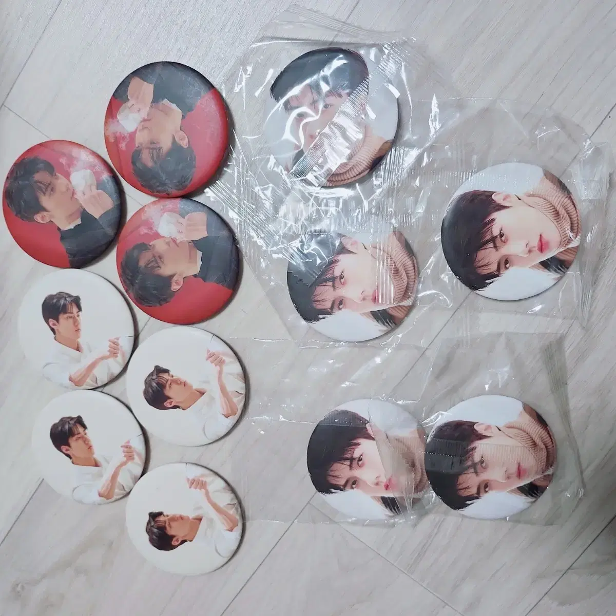 Exo sehun Bottle opener / hand mirror set totaling 12 pieces