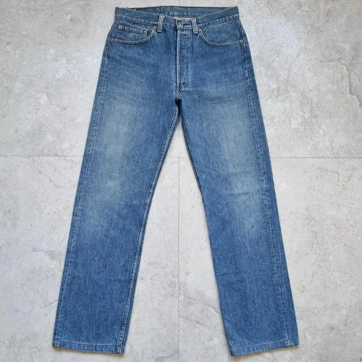 Red font USA Levis 501 [31 inch]