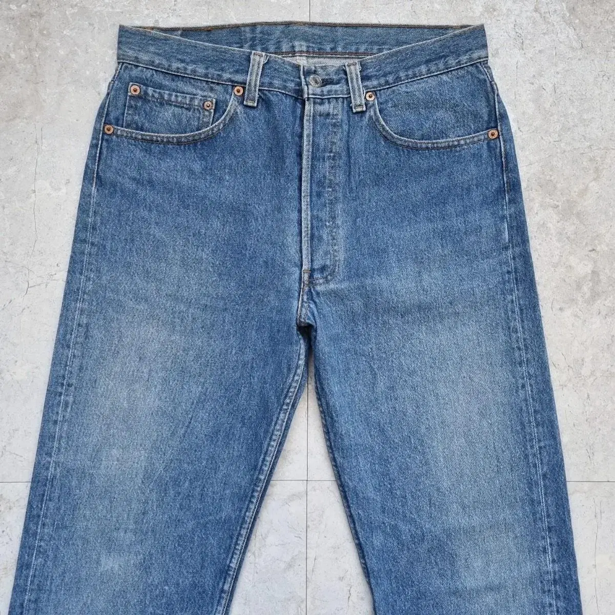 Red font USA Levis 501 [31 inch]