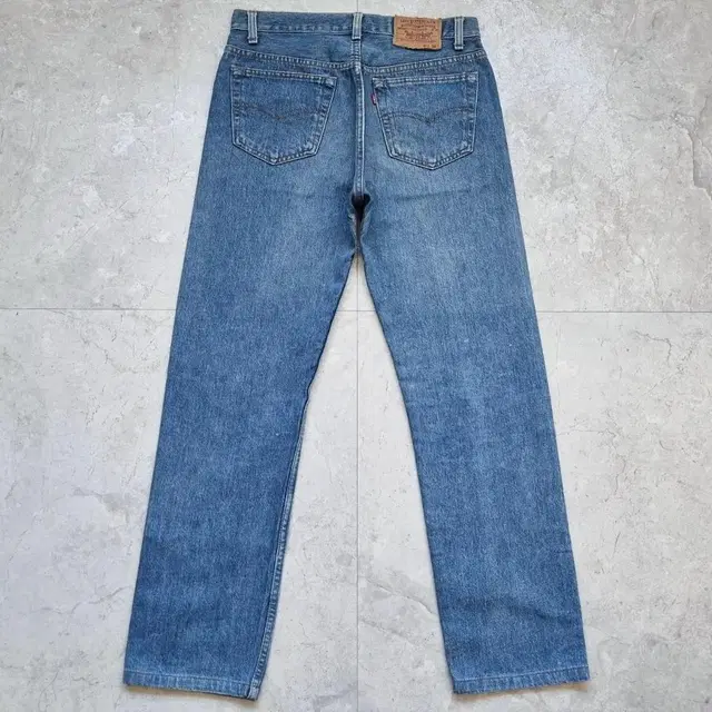 Red font USA Levis 501 [31 inch]