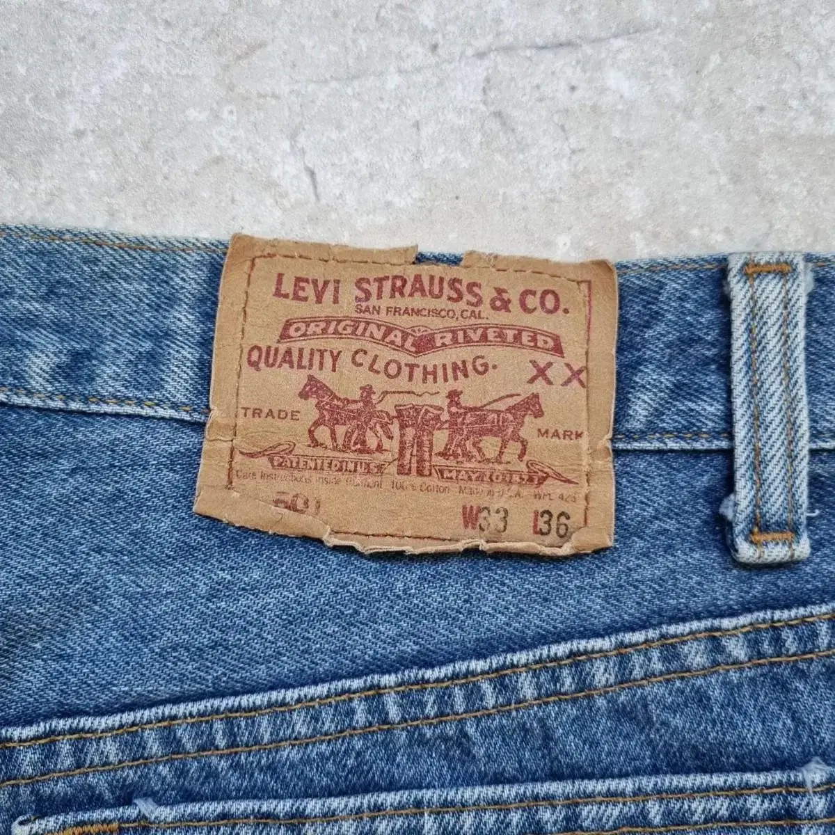 Red font USA Levis 501 [31 inch]