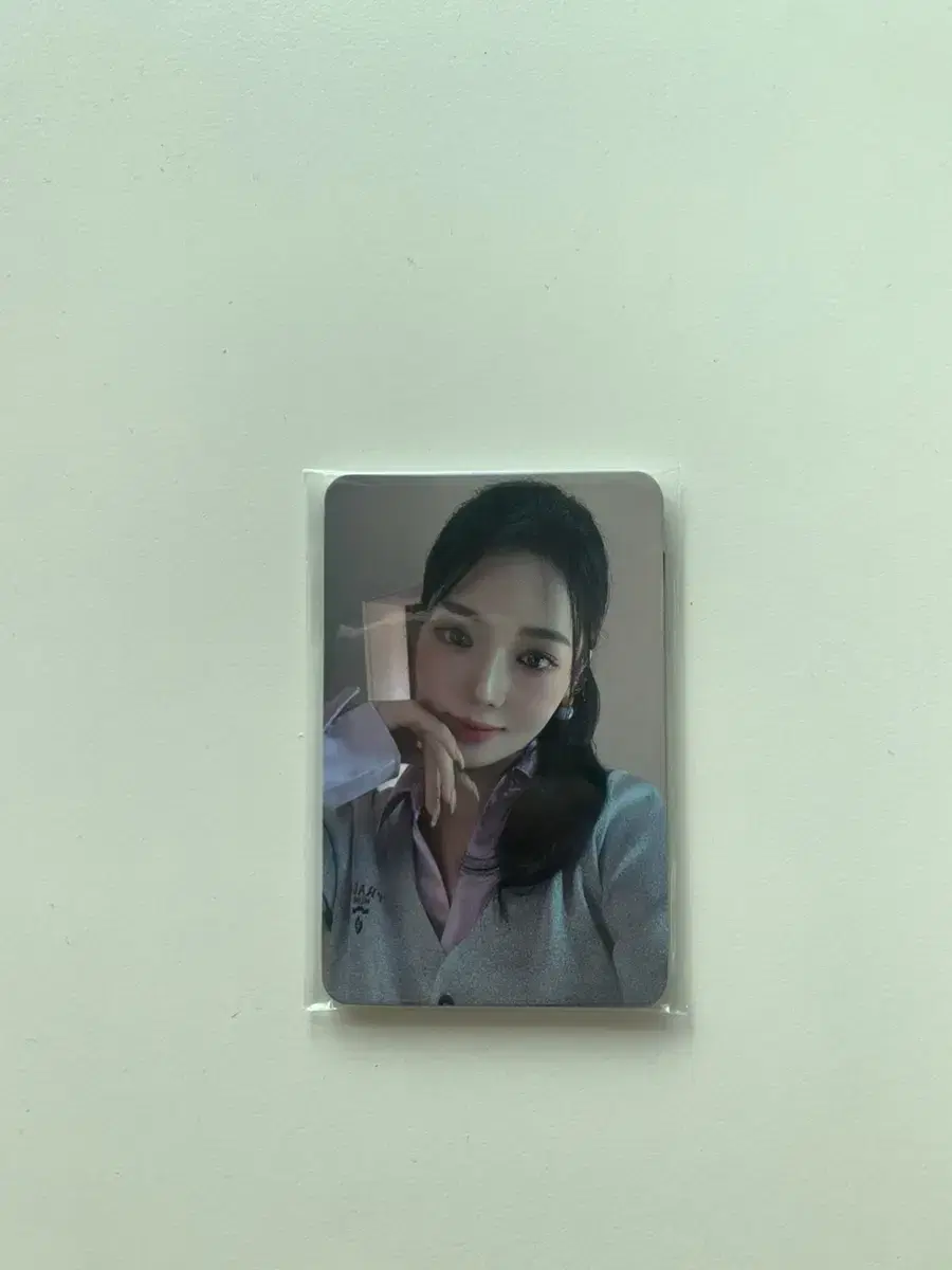 Fromis 9 aladin photocard