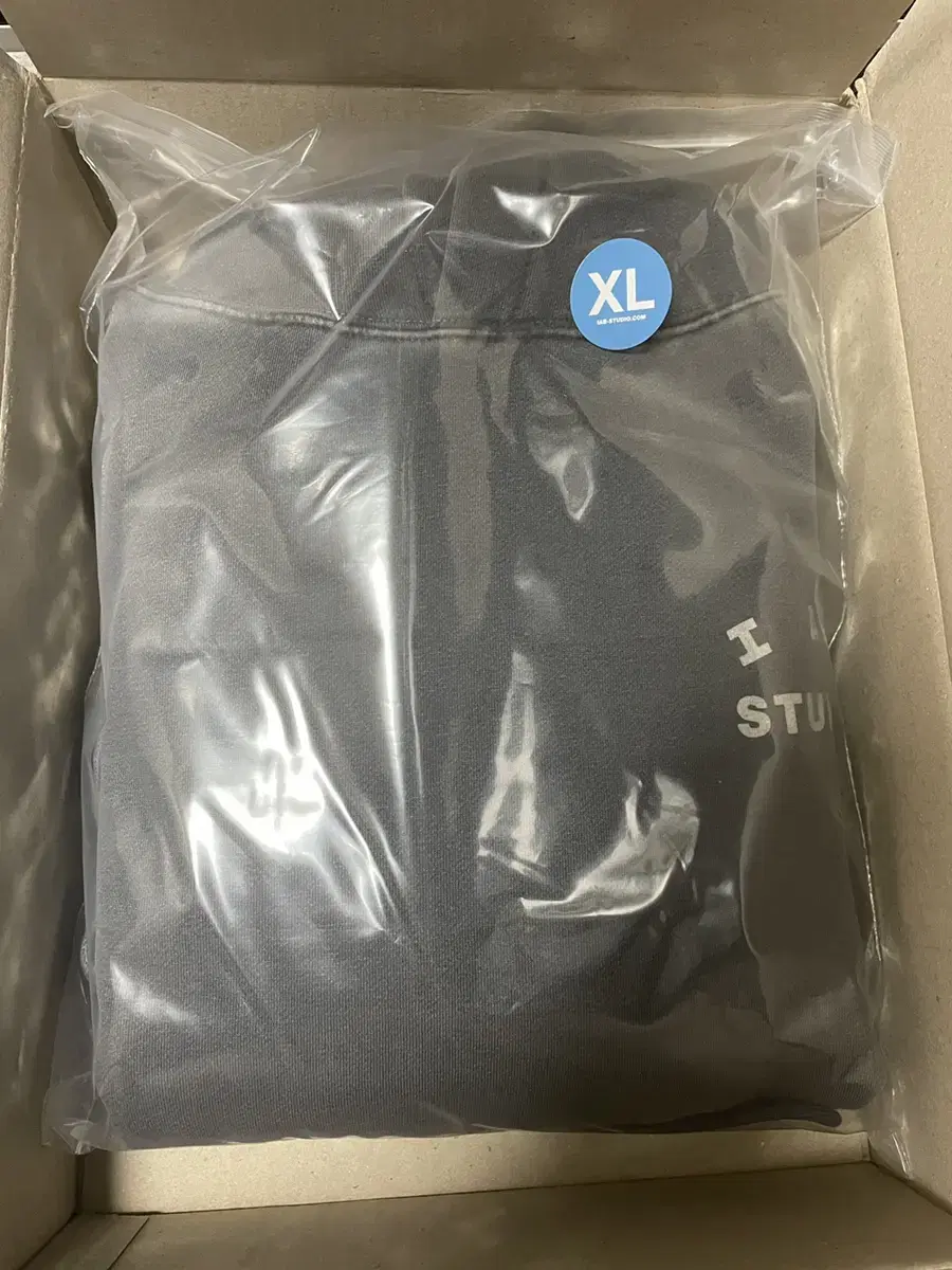 XL I-APP Studio Pigment Hoodie Black (bag included)