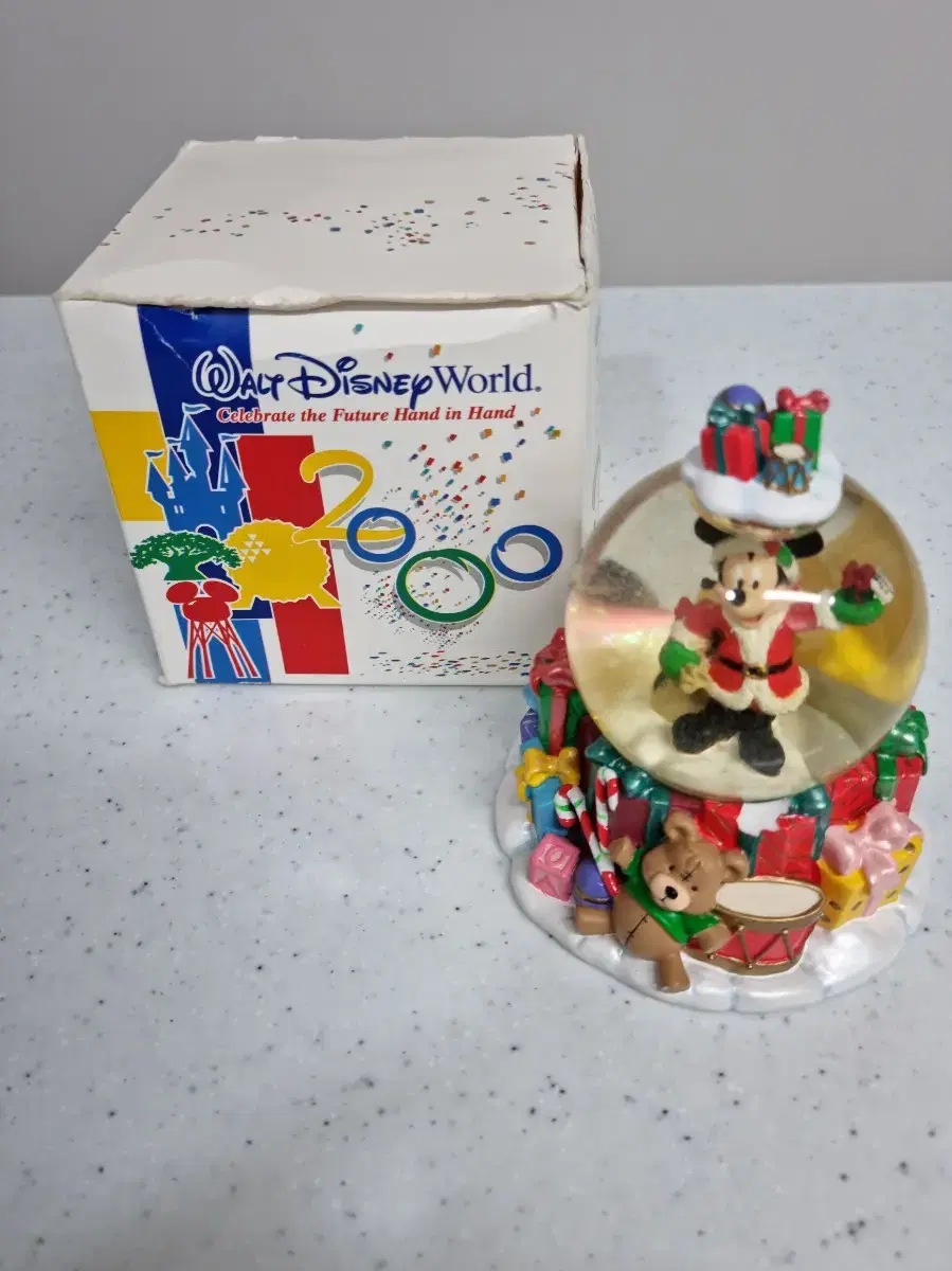 Fixed price)Disney Mickey Mouse alice Christmas Snowball Snow Globe Water Ball