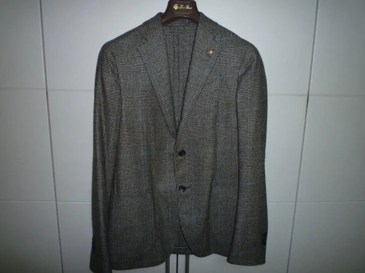 Lardini wool check suit 46 (95-97)