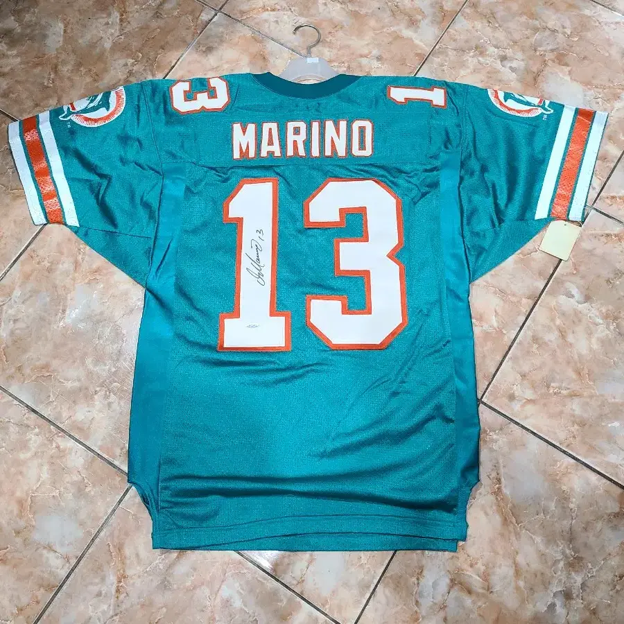 NFL 마이애미 돌핀스 Dan marino 싸인져지(추정)