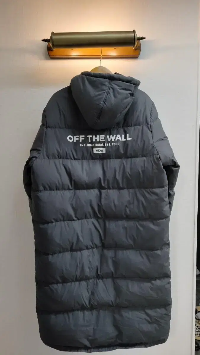 L)VANS 반스 OFF THE WALL 롱패딩 팝니다