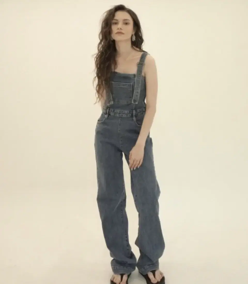 Gate-less Denim Overalls