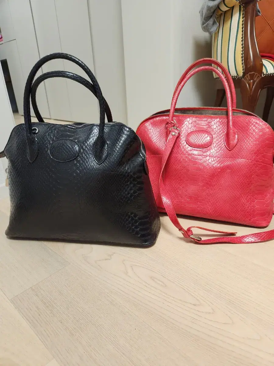 Red.black handbag [New]