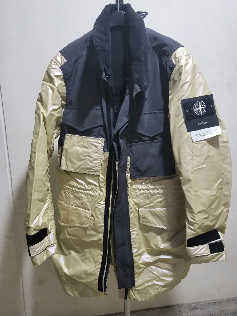 (NEW) Stone Island Coated Tella M Size 100