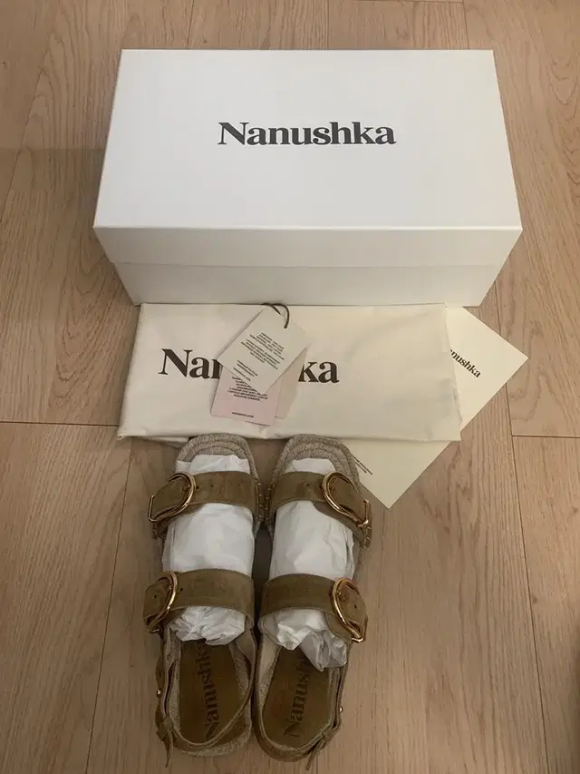 Nanushka 나누슈카 munga 샌들