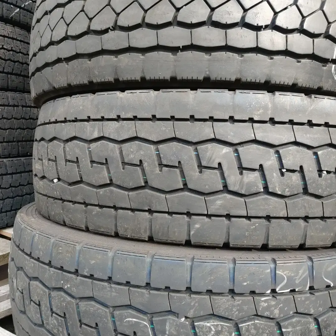 [일본산 대형중고타이어] 275/70R22.5