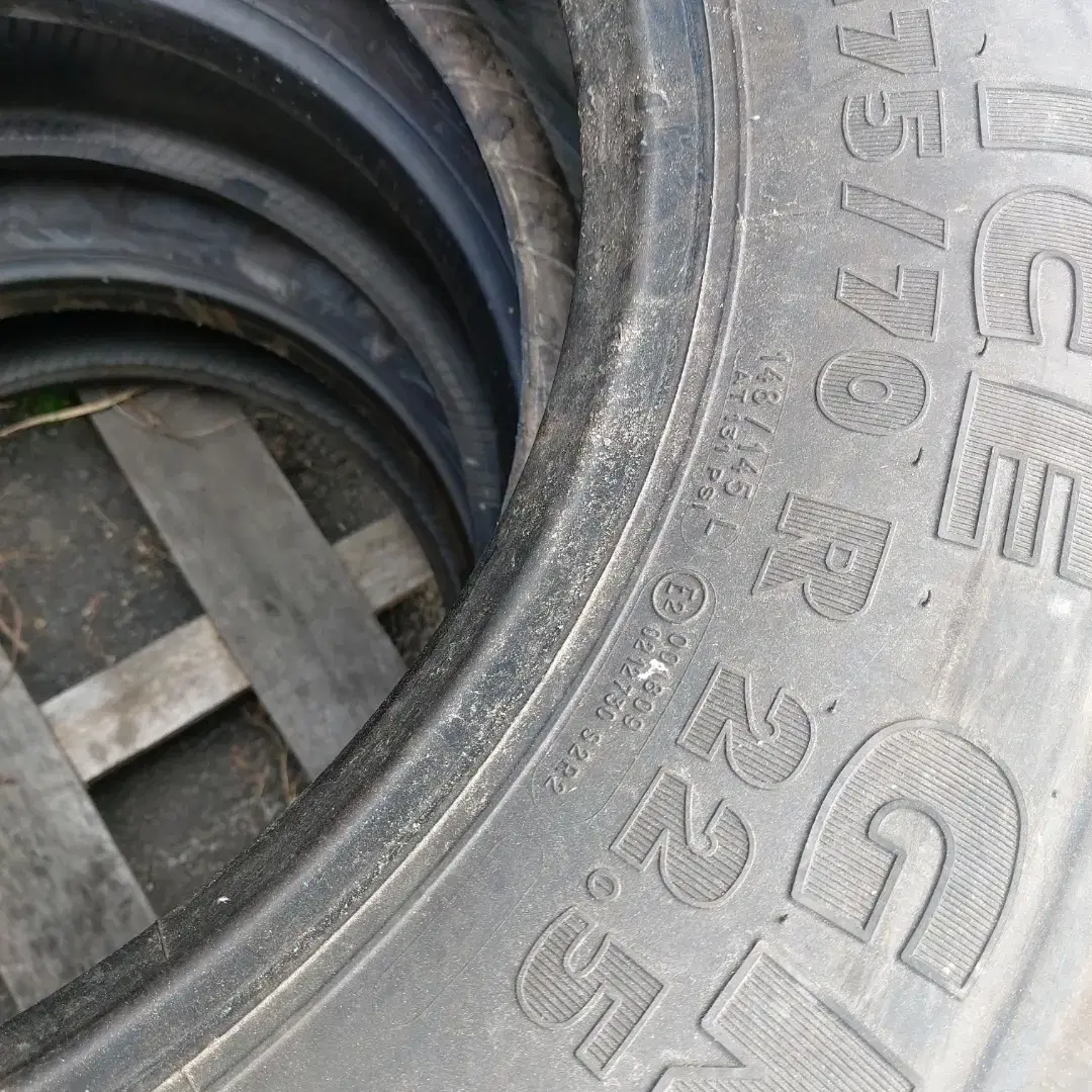 [일본산 대형중고타이어] 275/70R22.5