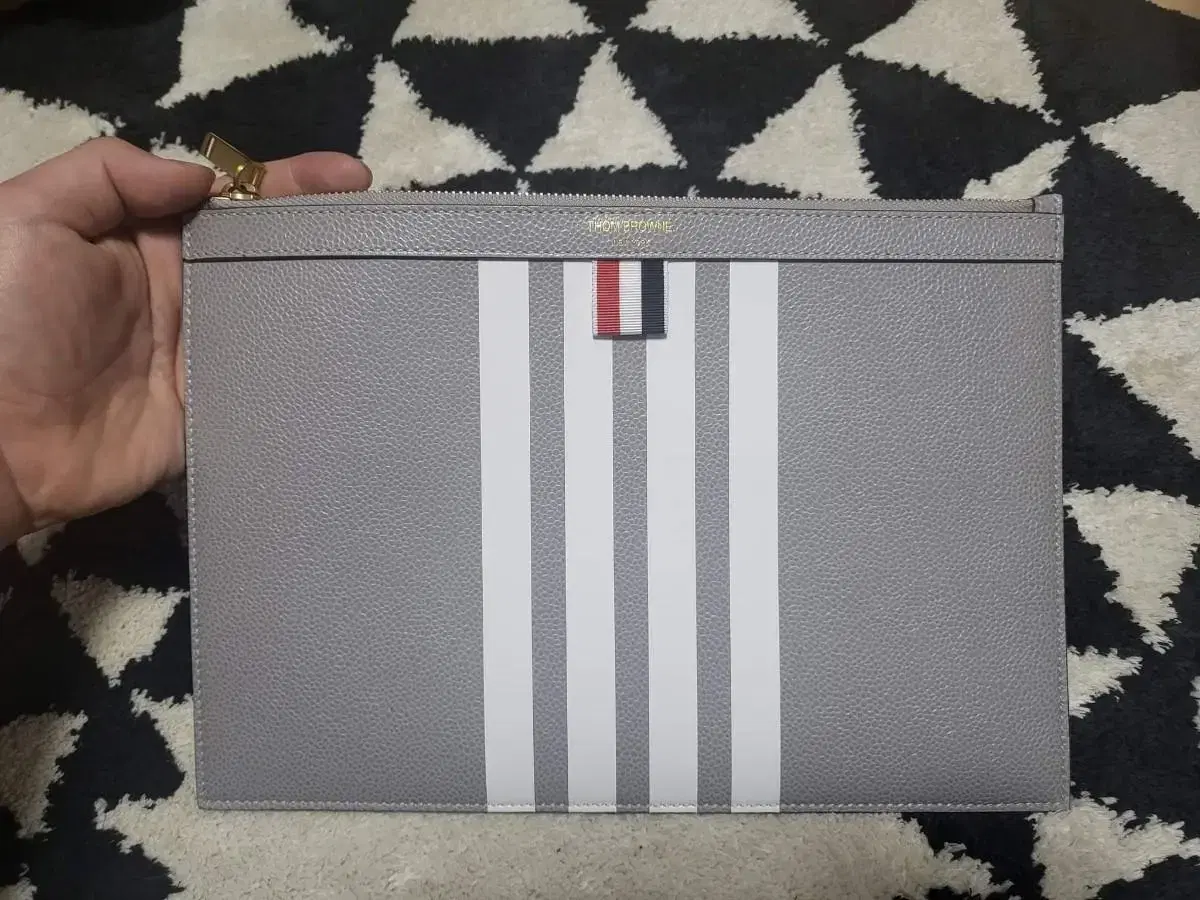 [Genuine] Thom Browne Diagonal Clutch