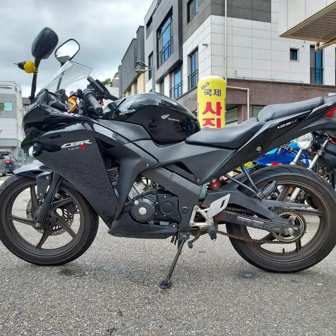 혼다 cbr125 섹시블랙 2014년식 깔끔한 차량 판매합니다.