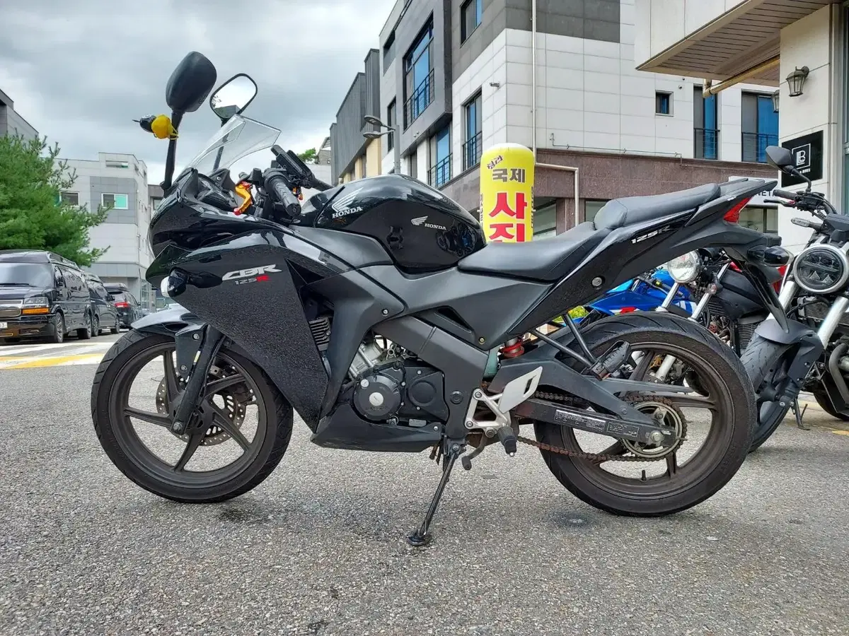 혼다 cbr125 섹시블랙 2014년식 깔끔한 차량 판매합니다.