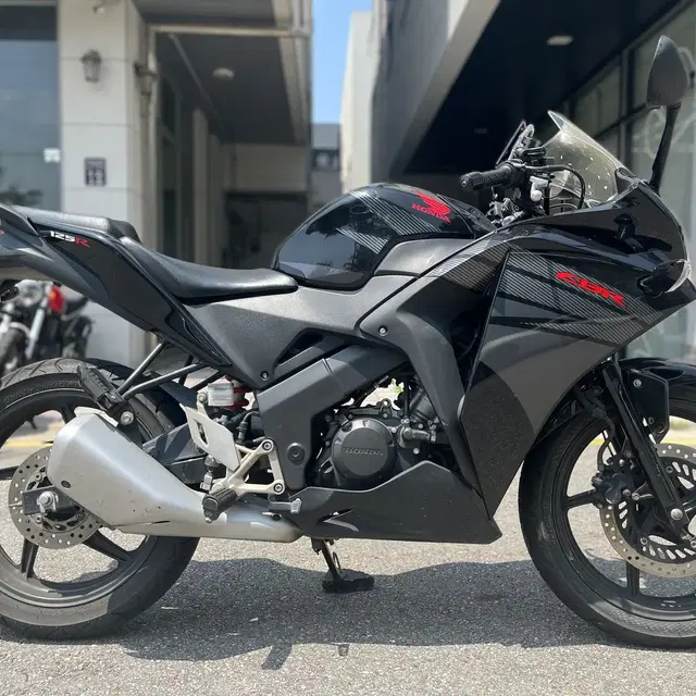 2017년식 CBR125 흑마 싸게급매합니다