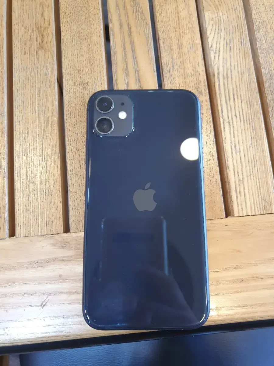 Iphone 11 black 64g full box for sale (S-class)